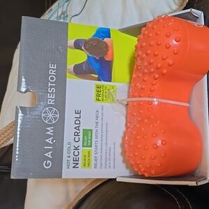 New Gaiam Restore Neck Cradle Hot and Cold